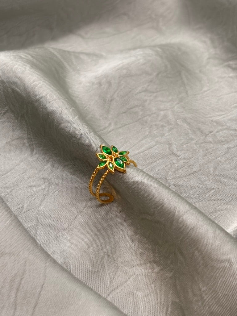 Bague fleur émeraude
