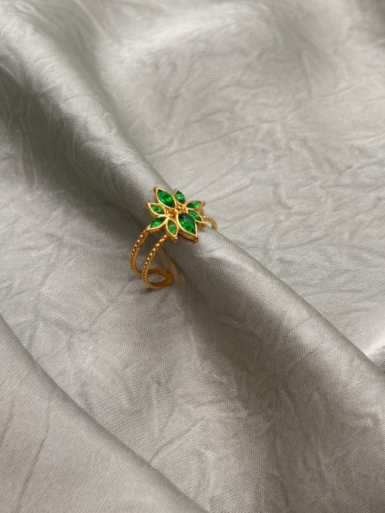 Bague fleur émeraude